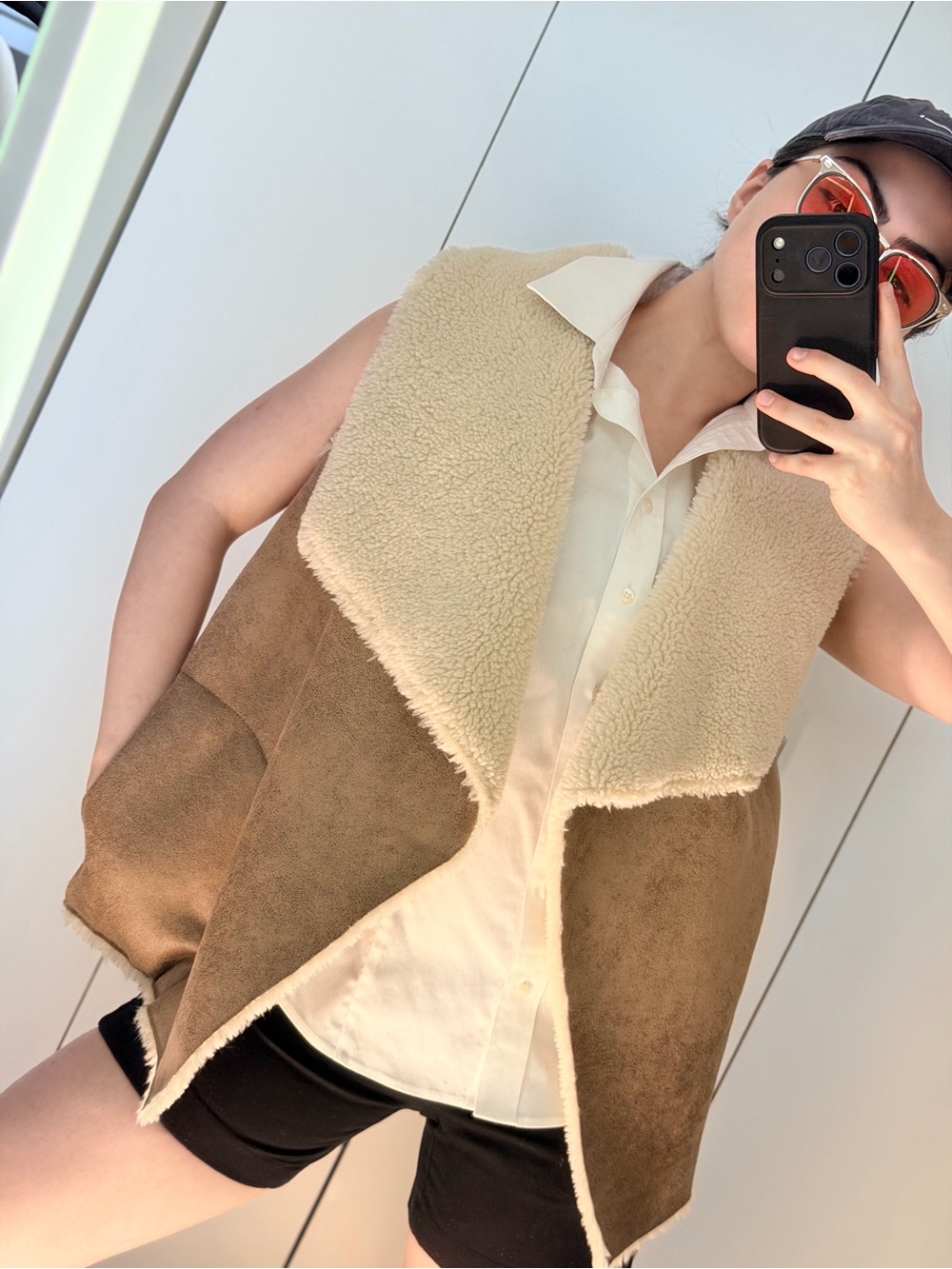 Velvet by Graham & Spencer Cream and Brown Suede Shearling Vest Size XS-S-M